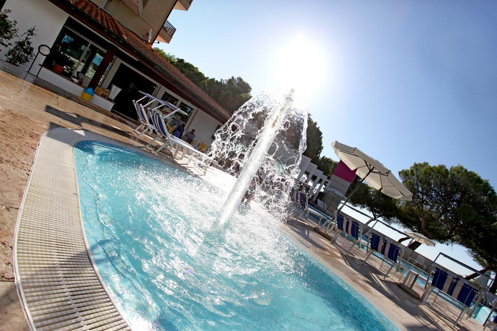 Hotel Bristol Lignano Sabbiadoro Exterior foto