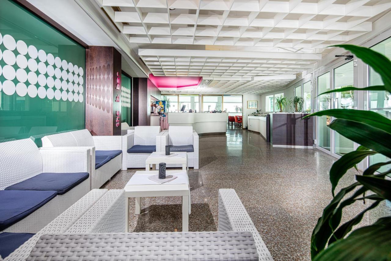 Hotel Bristol Lignano Sabbiadoro Exterior foto